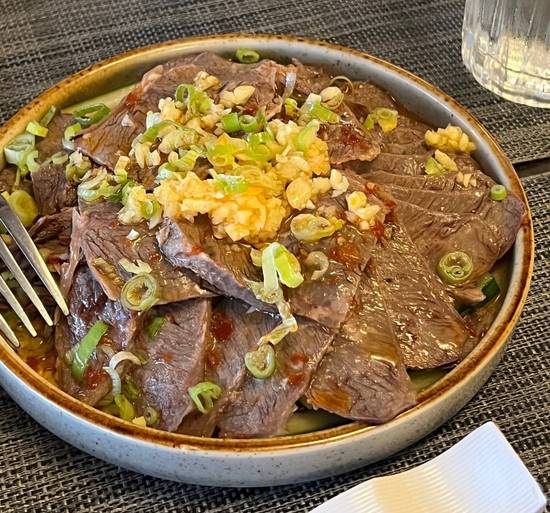 113. Spicy Sliced Beef Shank with Garlic (蒜香麻辣牛展)